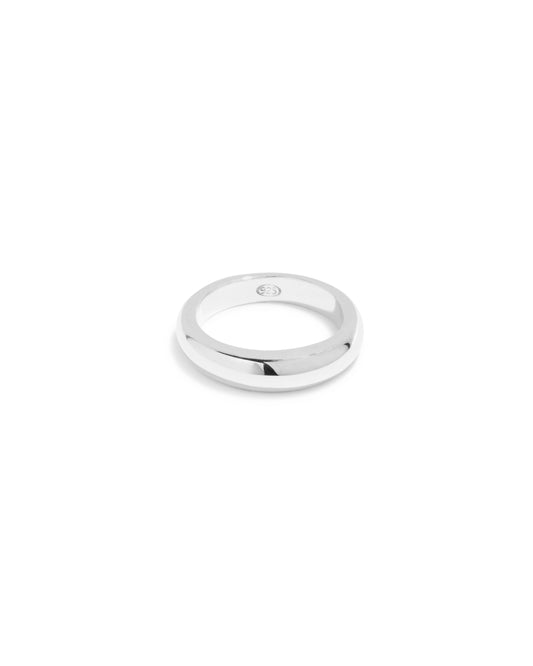 Minimal ring in sterling silver, available in 9 carat yellow gold